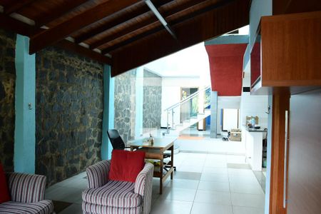 Sala de casa para alugar com 3 quartos, 258m² em Horizontal Park, Cotia