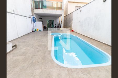 Casa à venda com 299m², 5 quartos e 4 vagas Casa à venda com 299m², 5 quartos e 4 vagasPiscina e Quintal
