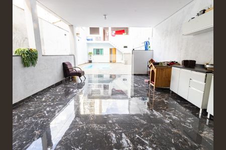 Casa à venda com 299m², 5 quartos e 4 vagas Casa à venda com 299m², 5 quartos e 4 vagasÁrea gourmet