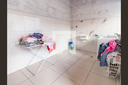 Casa à venda com 299m², 5 quartos e 4 vagas Casa à venda com 299m², 5 quartos e 4 vagasÁrea de Serviço