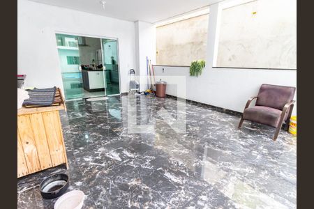 Casa à venda com 299m², 5 quartos e 4 vagas Casa à venda com 299m², 5 quartos e 4 vagasÁrea gourmet