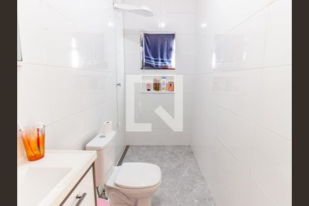 Casa à venda com 299m², 5 quartos e 4 vagas Casa à venda com 299m², 5 quartos e 4 vagasBanheiro da Suíte 2