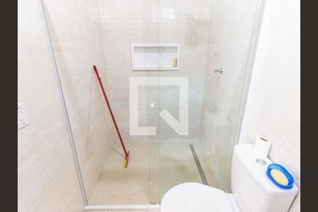 Casa à venda com 299m², 5 quartos e 4 vagas Casa à venda com 299m², 5 quartos e 4 vagasEdícula - Banheiro da Suíte 4