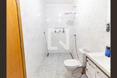 Casa à venda com 299m², 5 quartos e 4 vagas Casa à venda com 299m², 5 quartos e 4 vagasBanheiro da Suíte 1