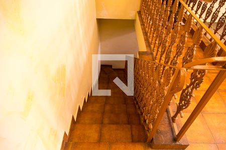 Casa à venda com 207m², 4 quartos e 5 vagas Casa à venda com 207m², 4 quartos e 5 vagasEscada da Área de Serviço e Lazer
