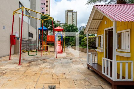 Apartamento à venda com 61m², 2 quartos e 1 vaga Apartamento à venda com 61m², 2 quartos e 1 vagaÁrea comum - Playground