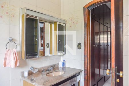 Casa à venda com 540m², 4 quartos e 10 vagas Casa à venda com 540m², 4 quartos e 10 vagasBanheiro da Suíte