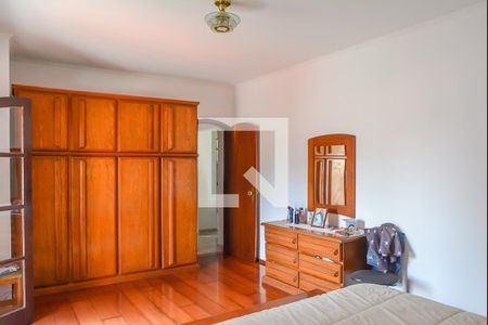 Casa à venda com 540m², 4 quartos e 10 vagas Casa à venda com 540m², 4 quartos e 10 vagasQuarto 1