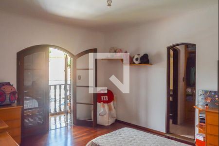 Casa à venda com 540m², 4 quartos e 10 vagas Casa à venda com 540m², 4 quartos e 10 vagasQuarto 2 - Suíte