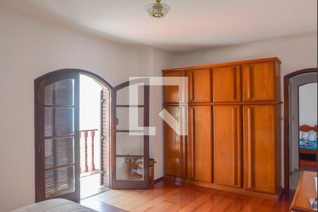 Casa à venda com 540m², 4 quartos e 10 vagas Casa à venda com 540m², 4 quartos e 10 vagasQuarto 1