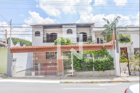 Casa à venda com 540m², 4 quartos e 10 vagas Casa à venda com 540m², 4 quartos e 10 vagasFachada