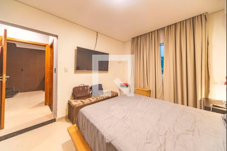 Casa à venda com 320m², 5 quartos e 2 vagasQuarto 5