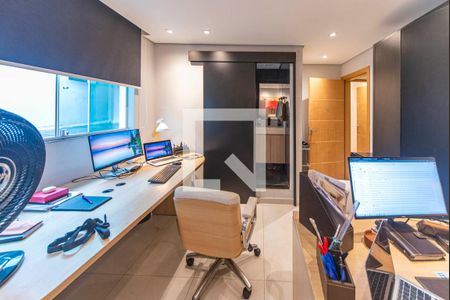 Casa à venda com 320m², 5 quartos e 2 vagasQuarto 4