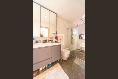 Casa à venda com 320m², 5 quartos e 2 vagasBanheiro do Quarto 1