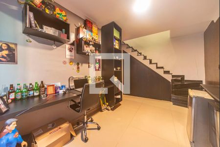 Casa à venda com 320m², 5 quartos e 2 vagasEscritório