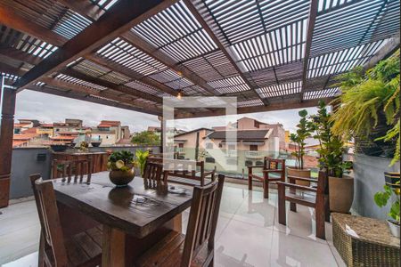 Casa à venda com 320m², 5 quartos e 2 vagasVaranda da Cobertura