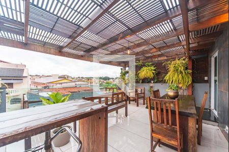 Casa à venda com 320m², 5 quartos e 2 vagasVaranda da Cobertura