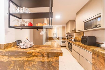 Casa à venda com 320m², 5 quartos e 2 vagasCozinha