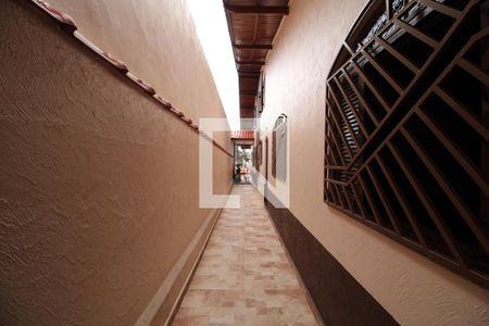 Casa à venda com 206m², 3 quartos e 3 vagasCorredor