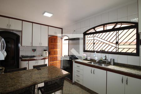 Casa à venda com 206m², 3 quartos e 3 vagasCozinha
