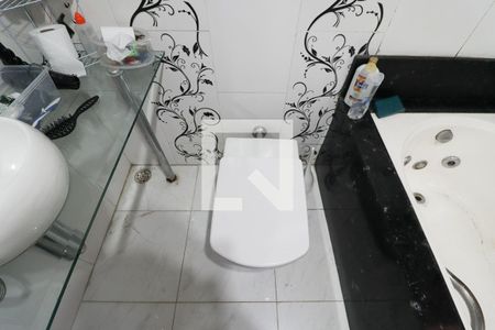 Casa à venda com 225m², 3 quartos e 1 vagaBanheiro da Suíte 2