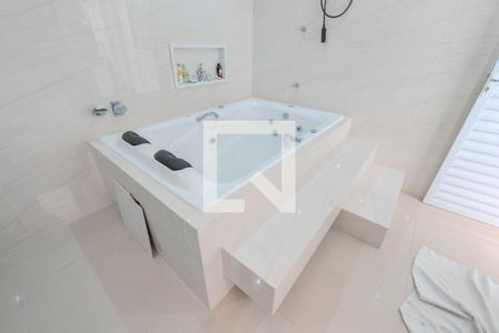 Apartamento à venda com 189m², 3 quartos e 1 vagaJacuzzi
