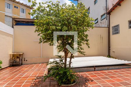 Casa à venda com 232m², 4 quartos e 5 vagasQuintal