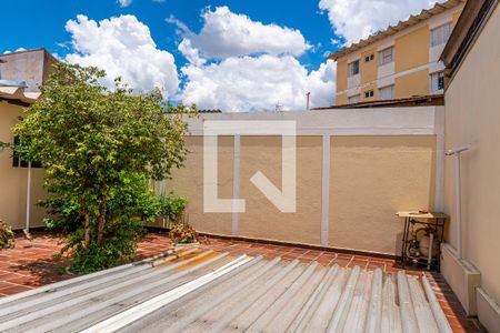 Casa à venda com 232m², 4 quartos e 5 vagasQuintal