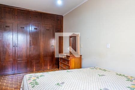 Casa à venda com 232m², 4 quartos e 5 vagasSuíte