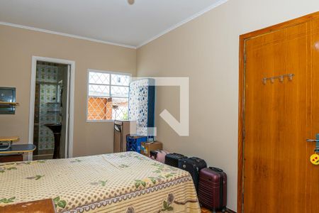 Casa à venda com 232m², 4 quartos e 5 vagasSuíte