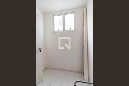 Apartamento à venda com 200m², 2 quartos e 1 vaga Apartamento à venda com 200m², 2 quartos e 1 vagaQuarto Serviço