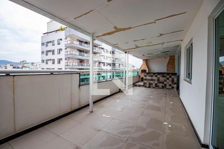 Apartamento à venda com 200m², 2 quartos e 1 vaga Apartamento à venda com 200m², 2 quartos e 1 vagaVaranda