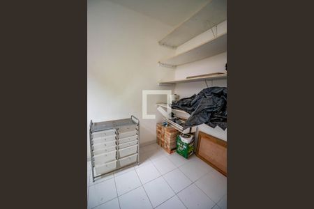 Apartamento à venda com 200m², 2 quartos e 1 vaga Apartamento à venda com 200m², 2 quartos e 1 vagaQuarto Serviço