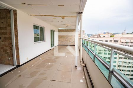 Apartamento à venda com 200m², 2 quartos e 1 vaga Apartamento à venda com 200m², 2 quartos e 1 vagaVaranda