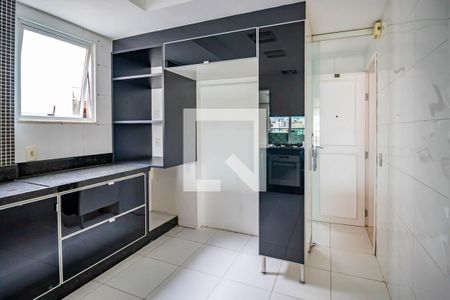 Apartamento à venda com 200m², 2 quartos e 1 vaga Apartamento à venda com 200m², 2 quartos e 1 vagaCozinha