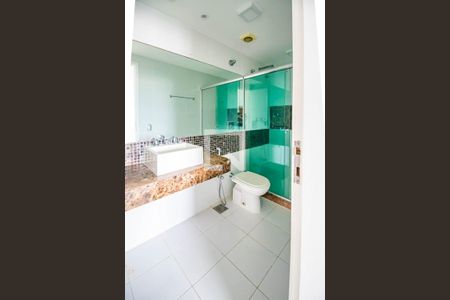 Apartamento à venda com 200m², 2 quartos e 1 vaga Apartamento à venda com 200m², 2 quartos e 1 vagaBanheiro Social