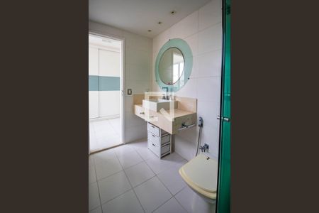 Apartamento à venda com 200m², 2 quartos e 1 vaga Apartamento à venda com 200m², 2 quartos e 1 vagaBanheiro Suíte