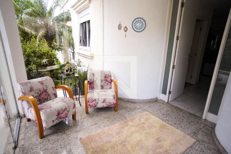 Casa à venda com 570m², 8 quartos e 4 vagasVaranda da Frente