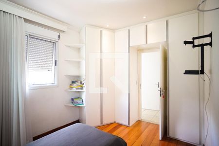 Casa à venda com 570m², 8 quartos e 4 vagasQuarto 2 - Suíte 