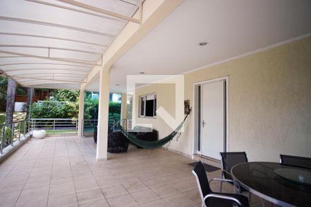 Casa à venda com 570m², 8 quartos e 4 vagasVaranda 2