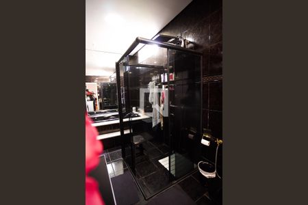 Casa à venda com 570m², 8 quartos e 4 vagasBanheiro do quarto 1