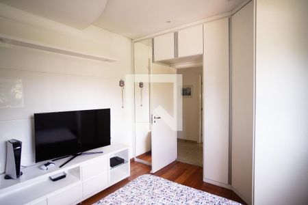 Casa à venda com 570m², 8 quartos e 4 vagasQuarto 3 - Suíte