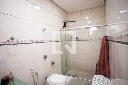 Casa à venda com 570m², 8 quartos e 4 vagasBanheiro do quarto 3