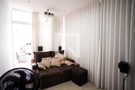 Casa à venda com 570m², 8 quartos e 4 vagasSala de cinema