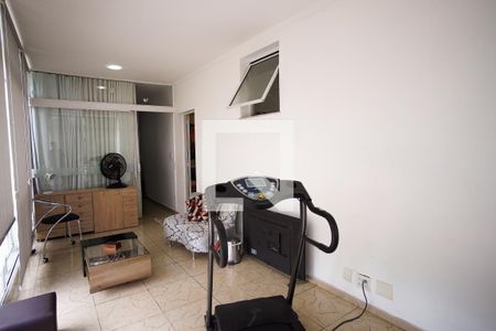Casa à venda com 570m², 8 quartos e 4 vagasAcademia