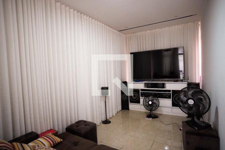 Casa à venda com 570m², 8 quartos e 4 vagasSala de cinema