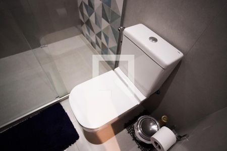 Casa à venda com 570m², 8 quartos e 4 vagasBanheiro casa 2