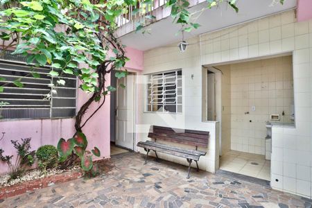 Casa à venda com 180m², 4 quartos e 2 vagas Casa à venda com 180m², 4 quartos e 2 vagasÁrea Externa