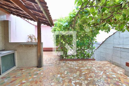 Casa à venda com 180m², 4 quartos e 2 vagas Casa à venda com 180m², 4 quartos e 2 vagasÁrea Externa