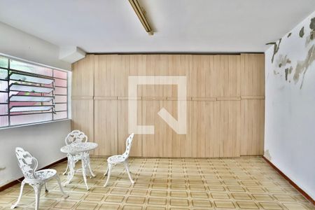 Casa à venda com 180m², 4 quartos e 2 vagas Casa à venda com 180m², 4 quartos e 2 vagasEdícula/Salão de festa